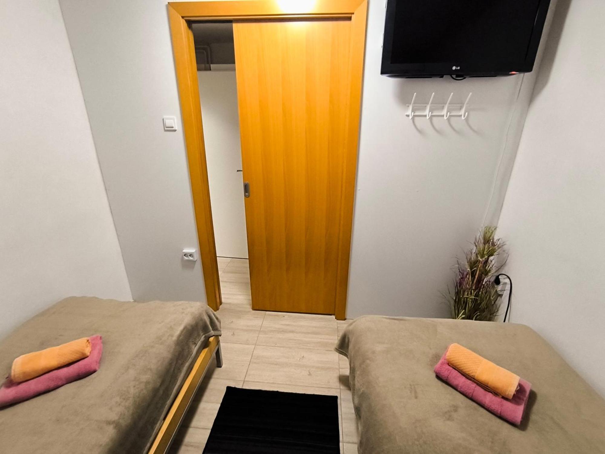 Jo-Ma Apartma - Safe Parking Ljubljana Ngoại thất bức ảnh